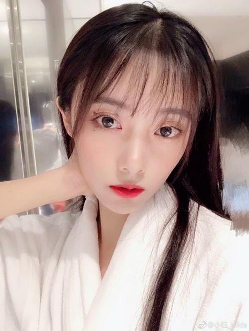 吃瓜躺平小钰,揭秘网络红人的日常生活与心态