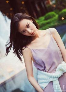 瓜地吃瓜倪妮,倪妮演绎夏日清新时尚