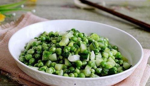 吃瓜丁小蛮,揭秘娱乐圈的甜蜜瓜田